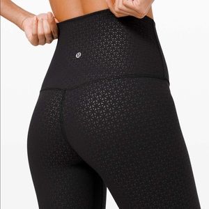 lululemon align pants in lattice emboss black